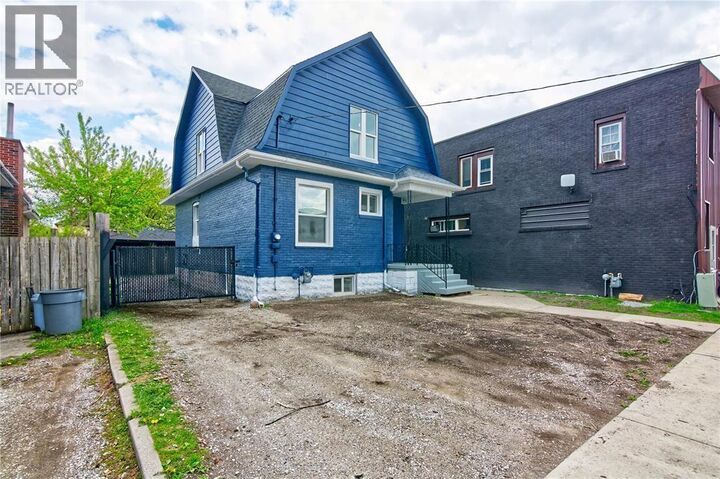 Property Photo:  272 Vidal Street South Main  ON N7T 2T7 