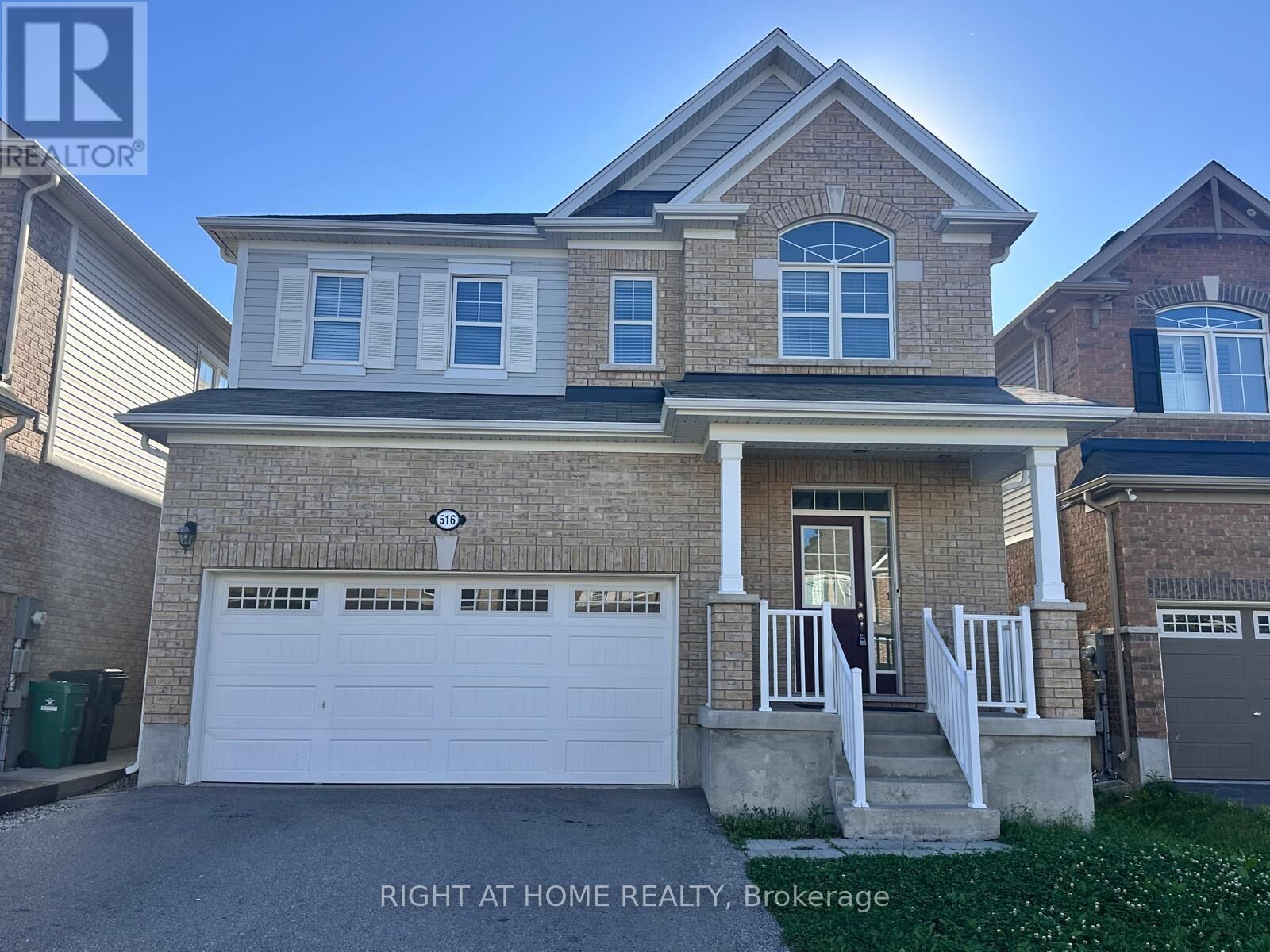 Property Photo: 516 Equestrian Way ON N3E 0B5