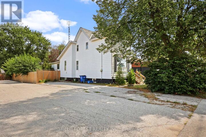 Property Photo:  305 St Clair Street  ON N7L 3J8 