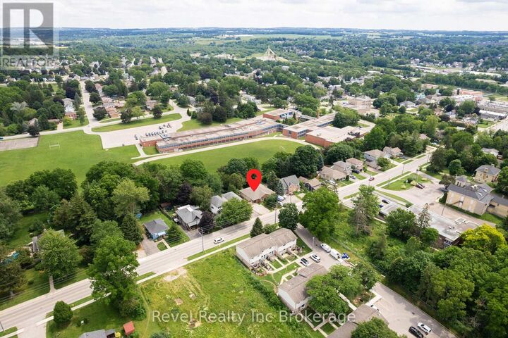 Property Photo:  234 Thames Street North  ON N5C 3E4 