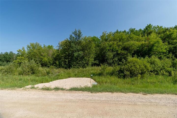 Property Photo:  7 Gauer Road  MB R0E 1A0 