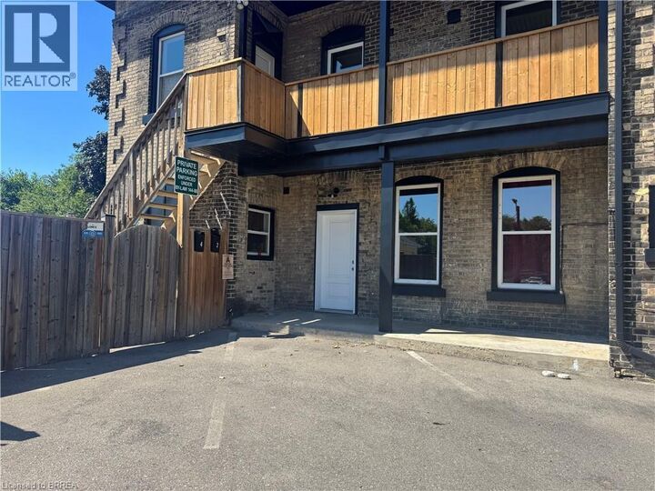 Property Photo: 92 Alfred Street 2 ON N3S 5G2