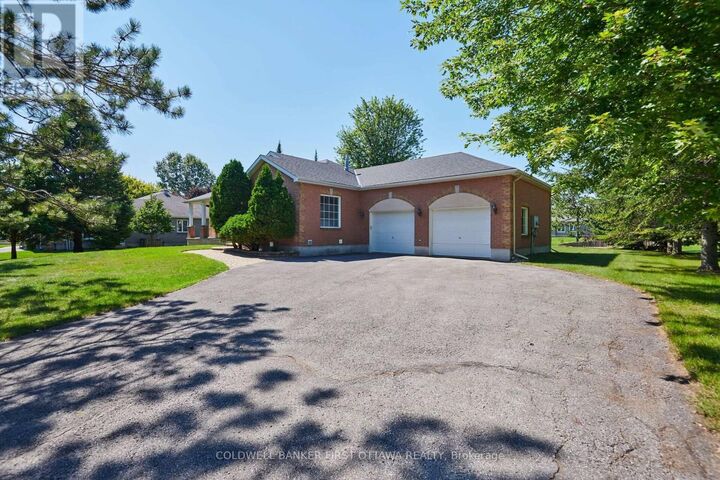 Property Photo:  6983 Lakes Park Drive  ON K4P 1M6 