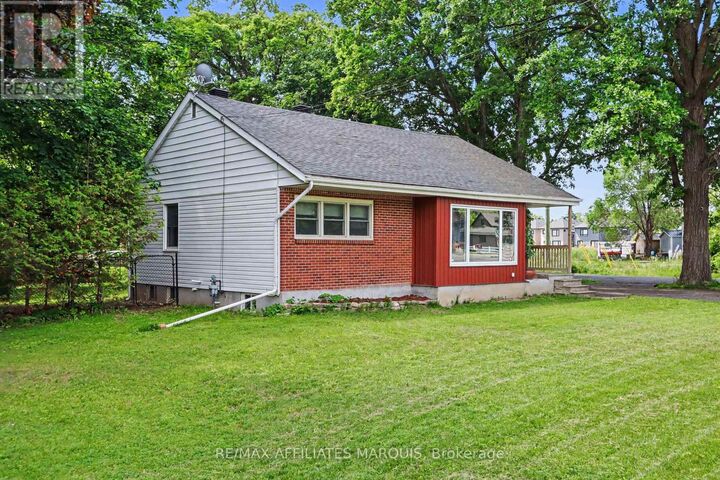 Property Photo:  6036 Perth Street  ON K0A 2Z0 