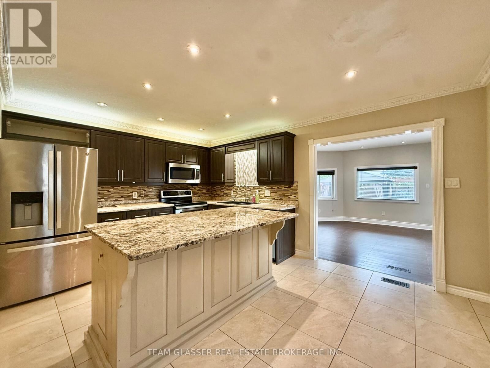 Property Photo:  81 Erica Crescent  ON N6E 3P5 