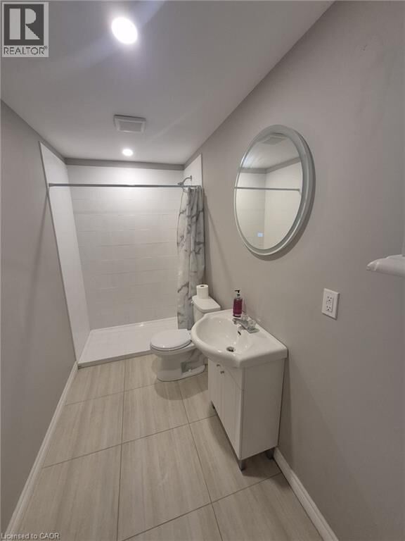Property Photo: 72 Ingleside Drive Lower ON N2M 2G8