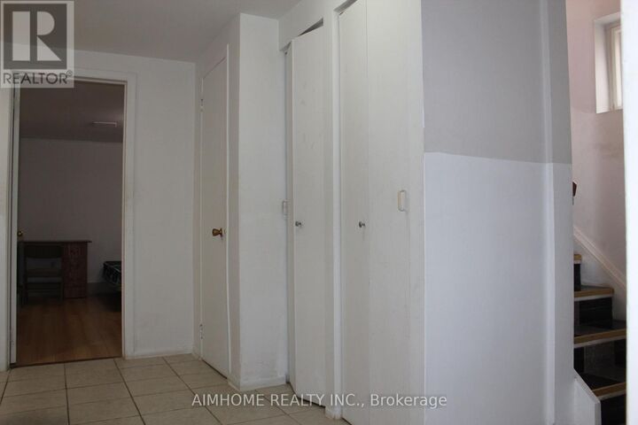 Property Photo:  40 Hepscott Terrace Lower  ON M1W 1E1 