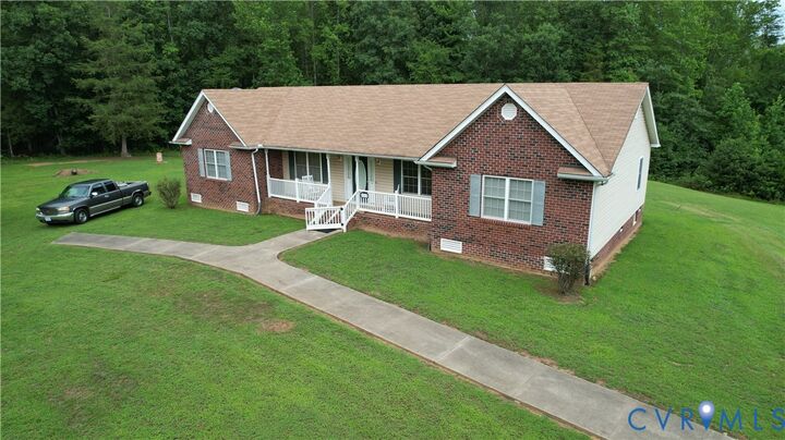 Property Photo:  