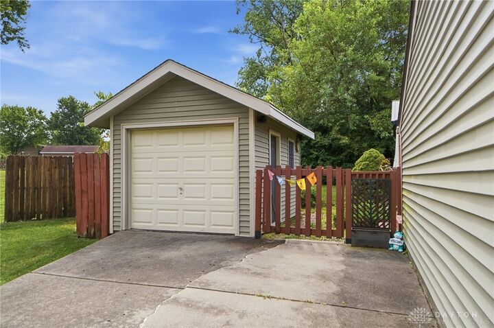 Property Photo:  2208 Woodchuck Court  OH 45342 