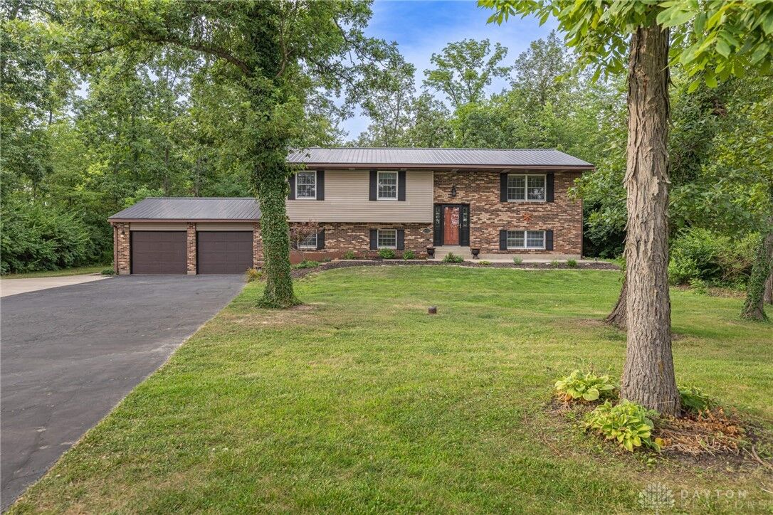 Property Photo:  1472 Ludlow Road  OH 45385 