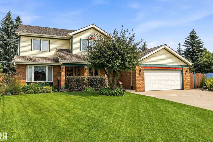 45 Blue Quill Crescent NW — photo 1