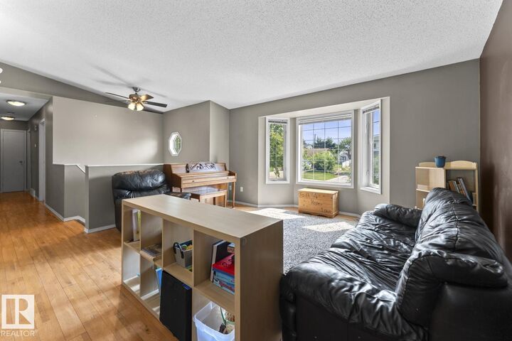 Property Photo: 812 12 Avenue AB T9M 1H6