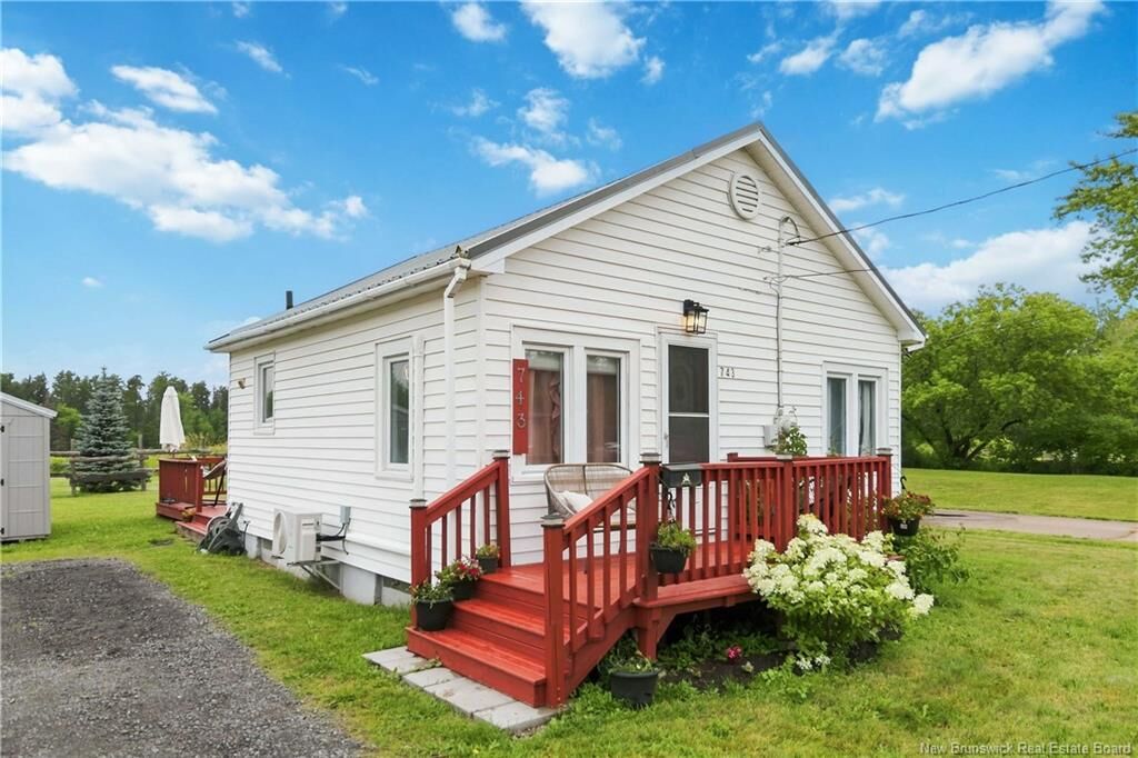 Property Photo:  743 Salisbury Road  NB E1E 1C4 