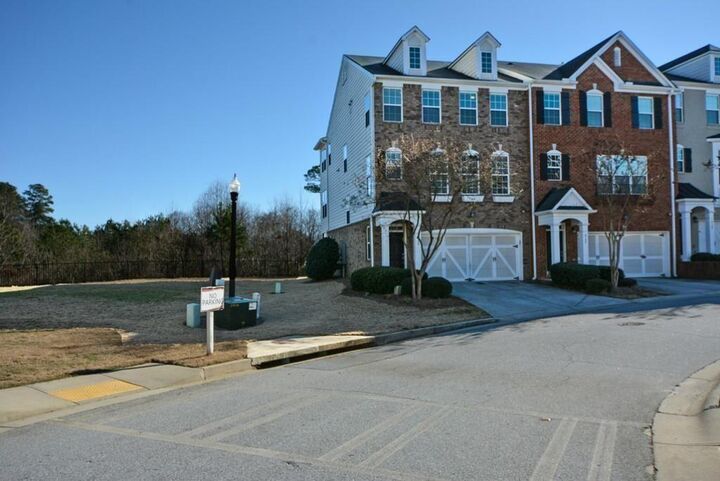 Property Photo: 6135 Indian Wood Circle SE GA 30126