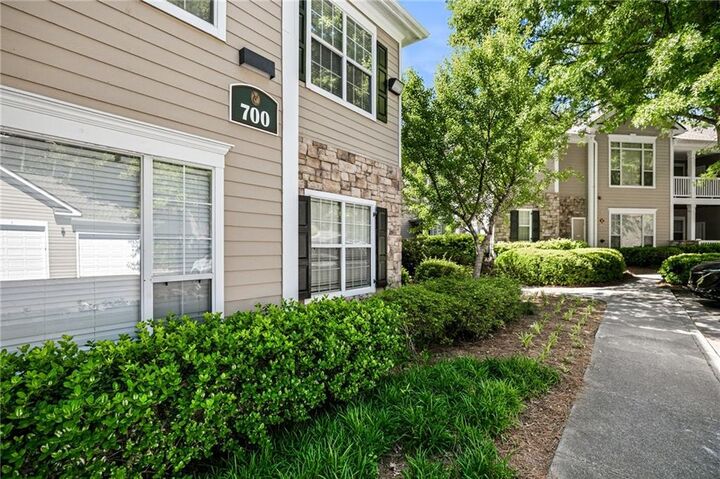 Property Photo: 2400 Cumberland Parkway SE 7 GA 30339