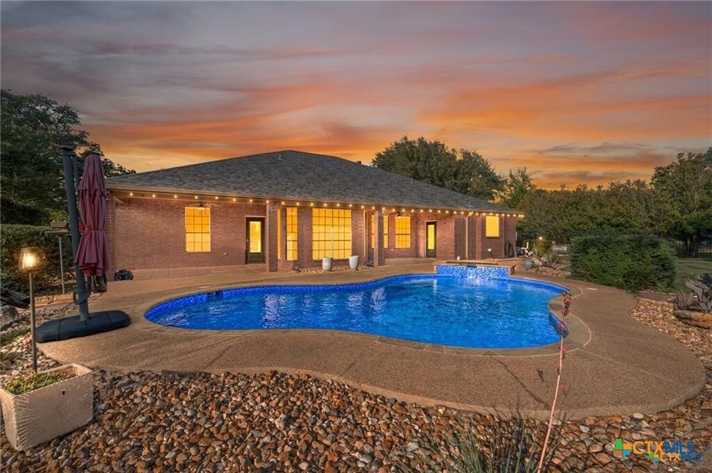Property Photo: 686 Benchmark Trail TX 76513