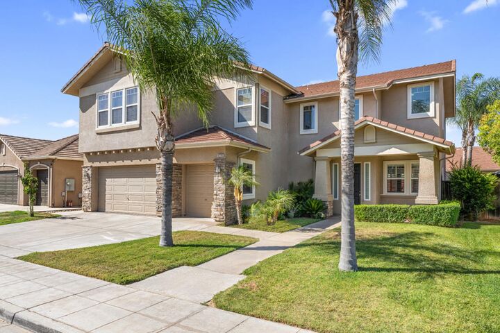 Property Photo: 6208 W Menlo Avenue CA 93722