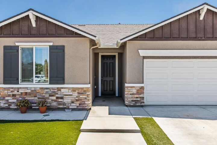 Property Photo:  3541 E Laura  CA 93292 