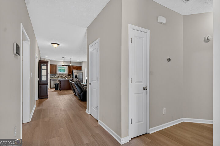 Property Photo: 402 Creekside Drive GA 30240