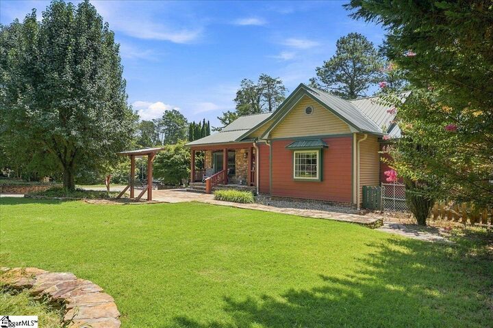 Property Photo:  213 Cox Ridge Court  SC 29690 