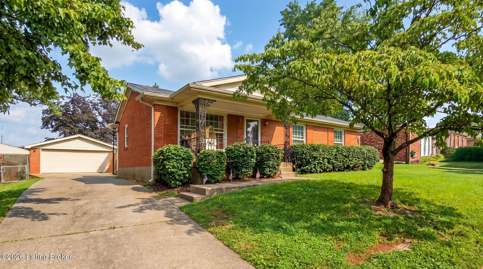 Property Photo: 2306 Allegheny Dr KY 40299