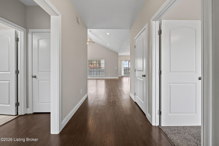 Property Photo:  204 Robert East Ct  KY 40175 