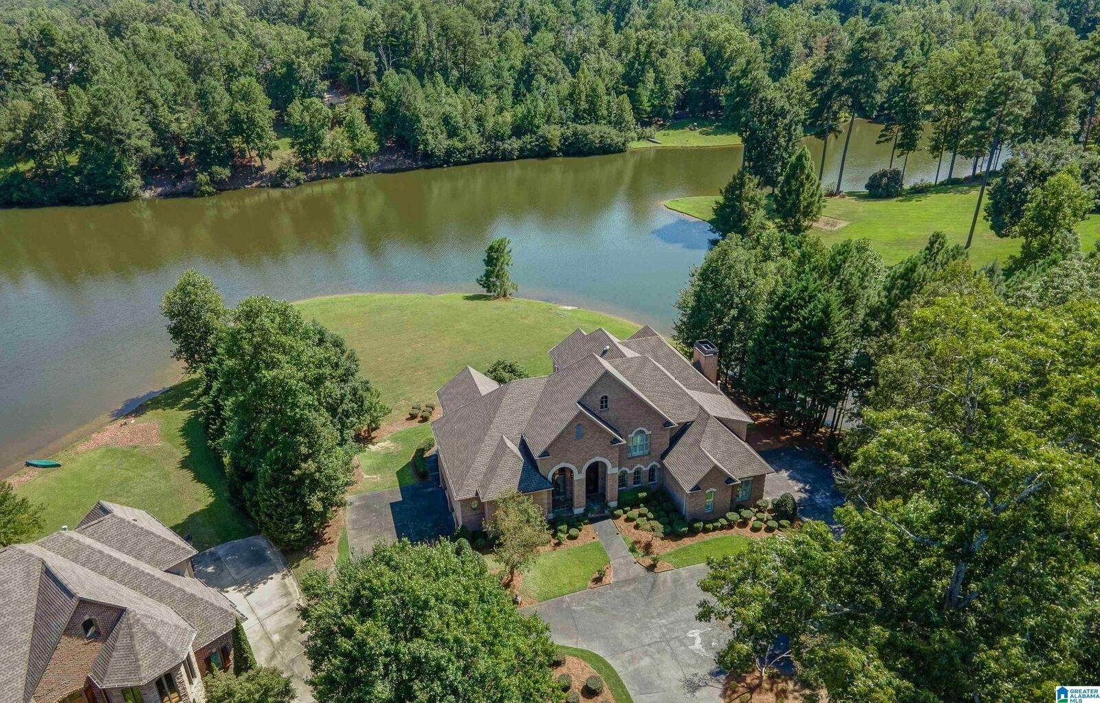 Property Photo: 1724 Lake Hardwood Drive AL 35242