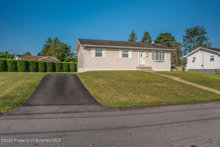 Property Photo:  1003 Willow Street  PA 18452 
