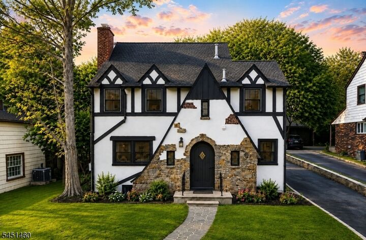 Property Photo:  6 Norfolk Ave  NJ 07040 
