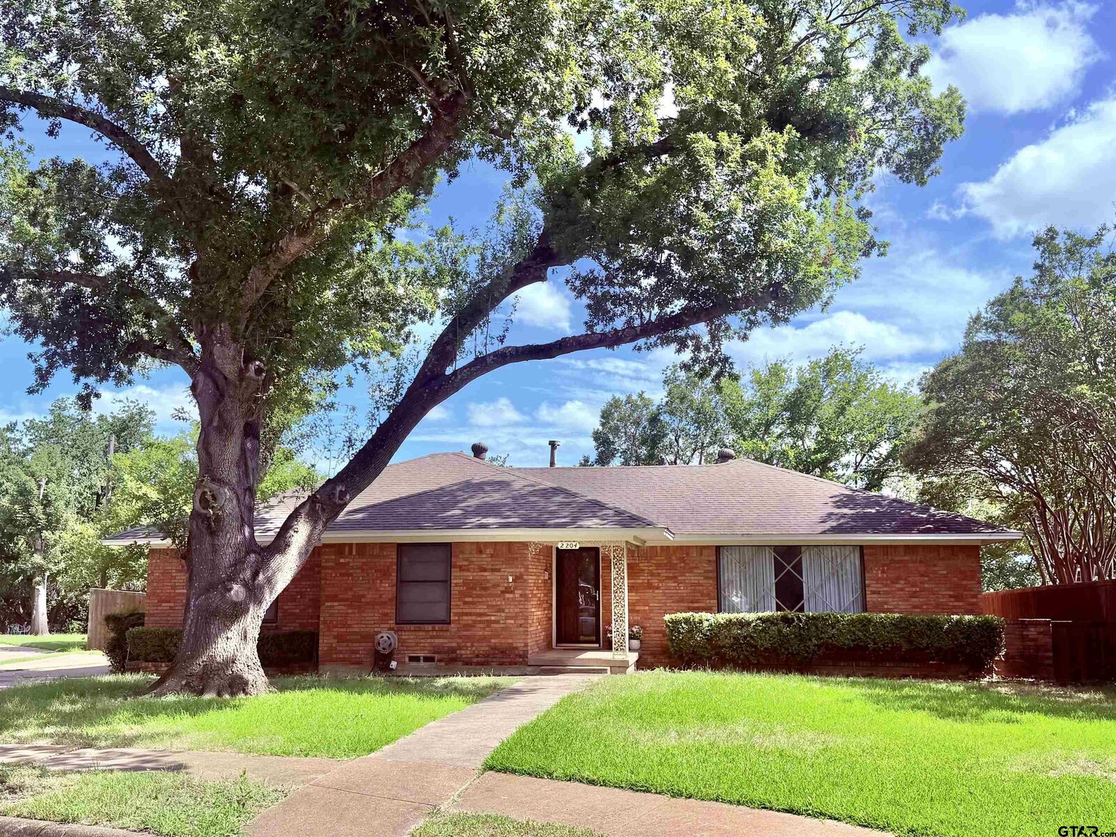 Property Photo: 2204 Newgate Dr TX 75040