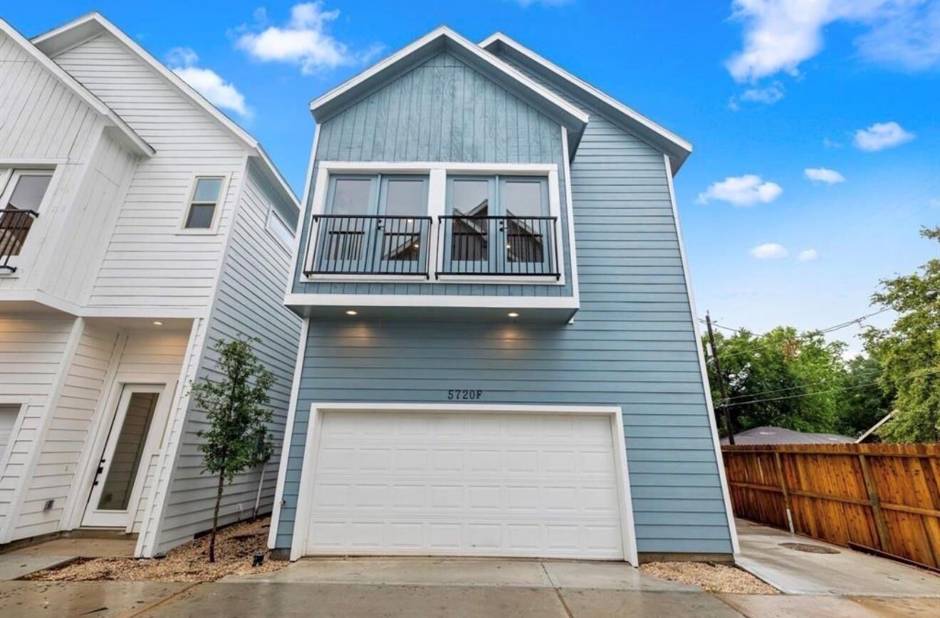 Property Photo: 5720 Beall Street F TX 77091