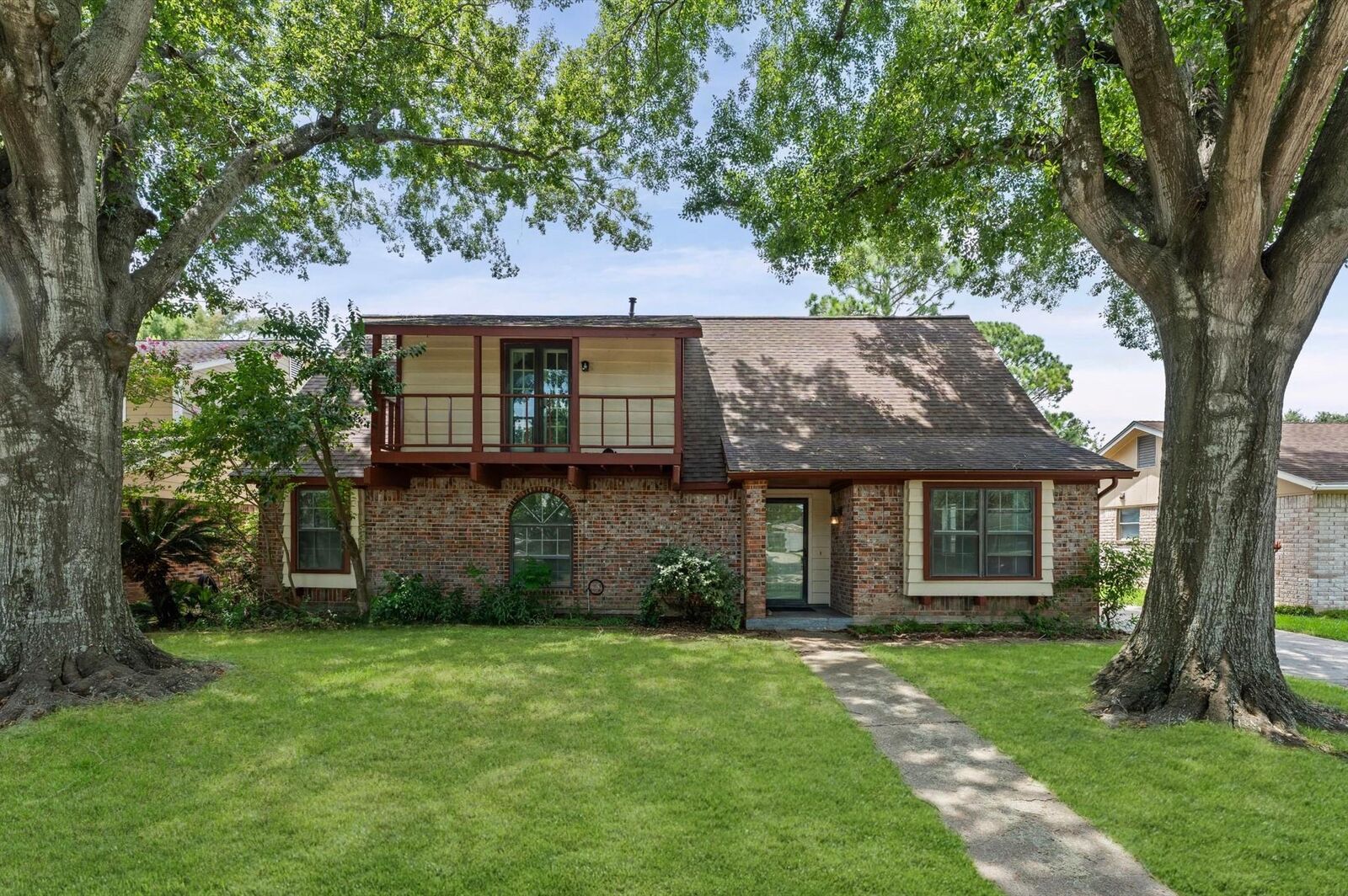Property Photo: 11914 Meadowtrail Lane TX 77477