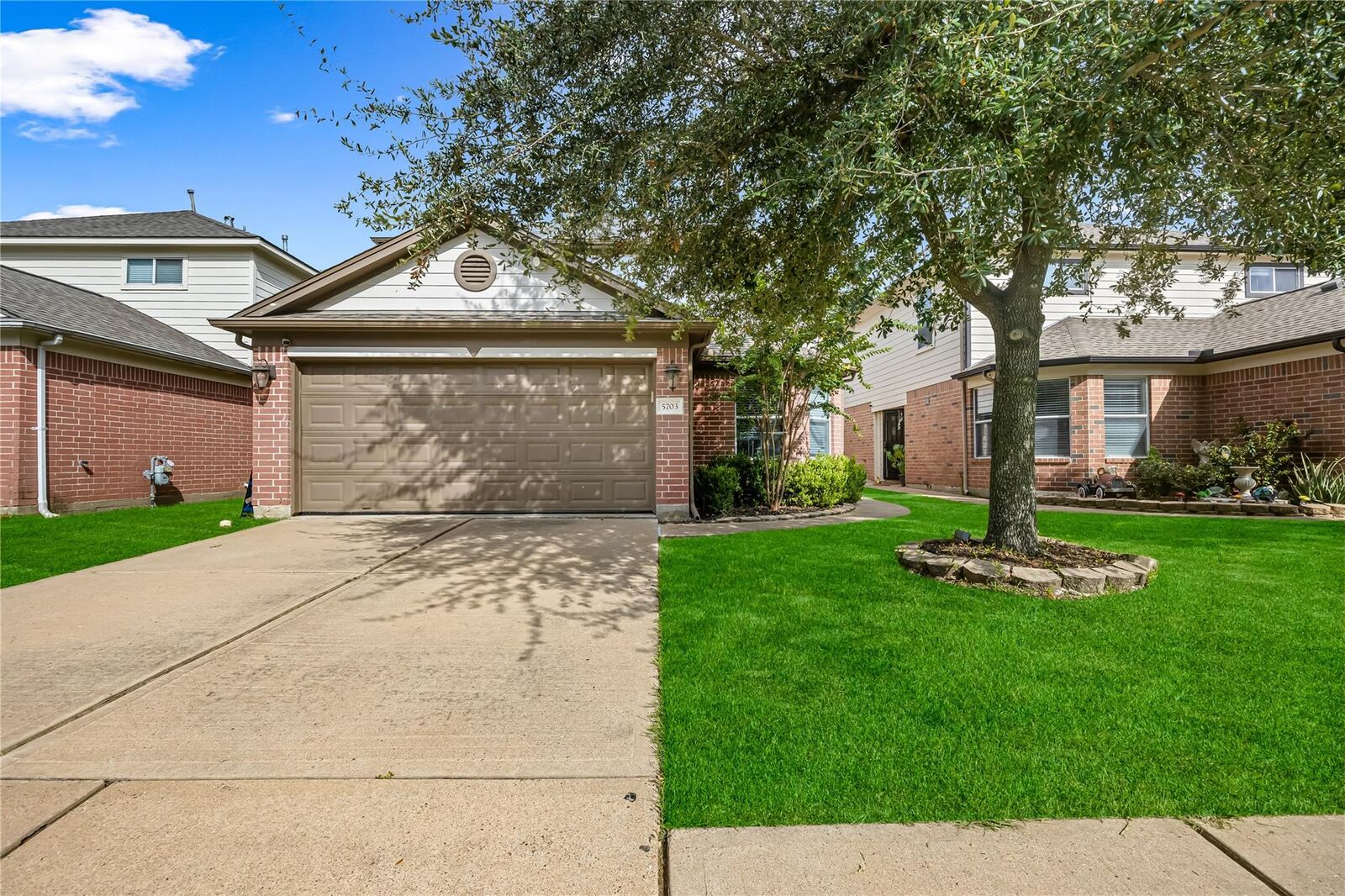 Property Photo: 5703 Basswood Dale Drive TX 77084