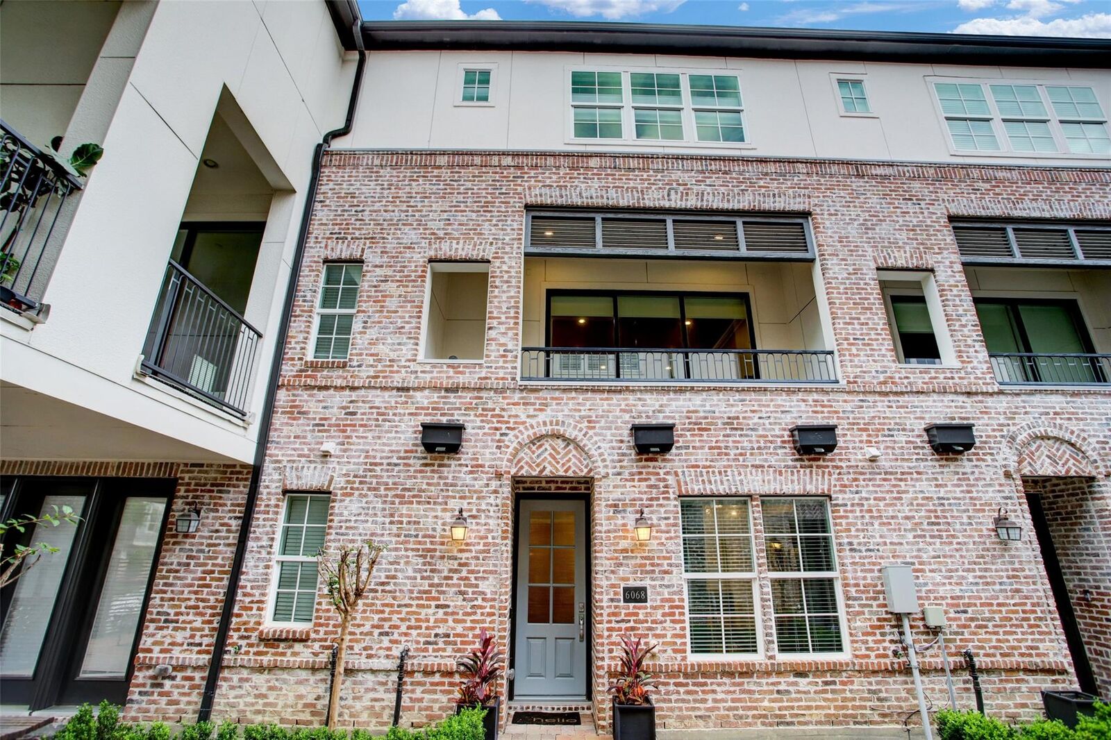 Property Photo: 6068 Kansas Street TX 77007