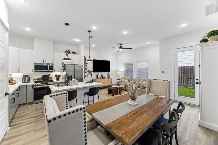 Property Photo:  3012 Jensen Springs Lane  TX 77026 