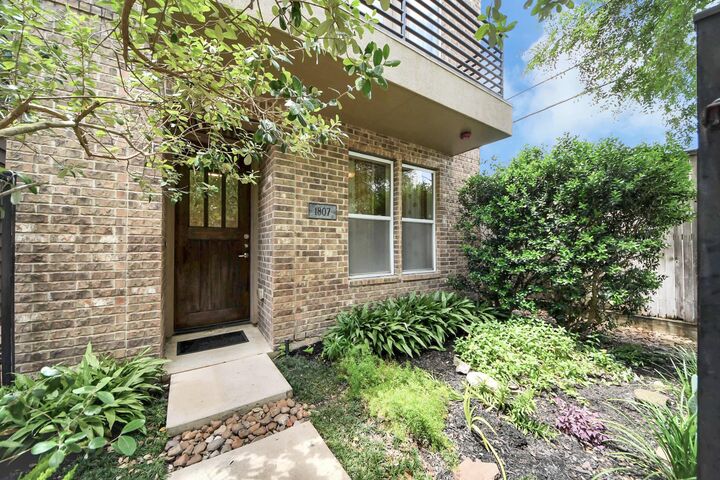 Property Photo:  1807 W Webster Street  TX 77019 
