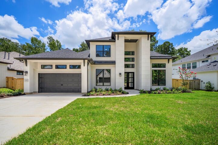 Property Photo: 215 Lilac Tree Court TX 77318