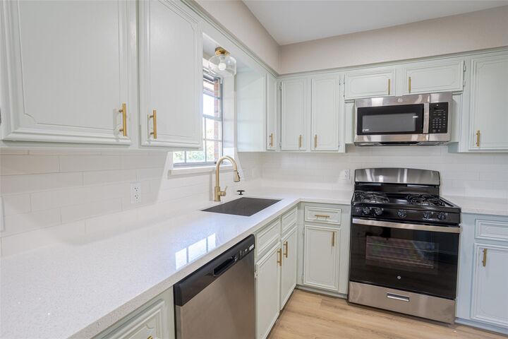 Property Photo:  1601 Westwind Dr  TX 77833 