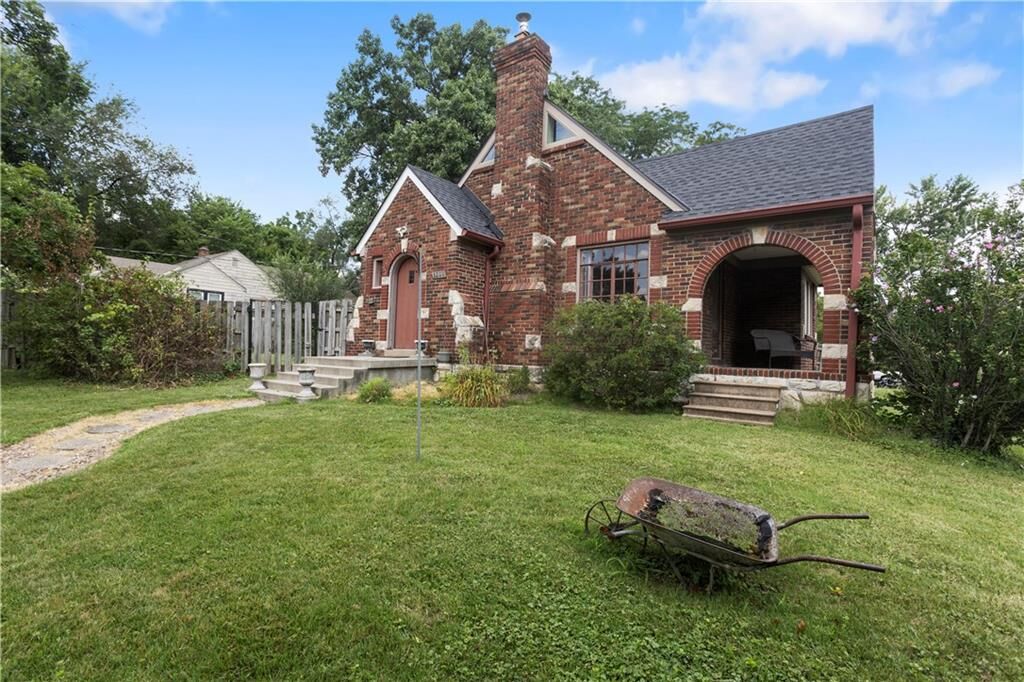 Property Photo:  3200 Everett Avenue  KS 66102 