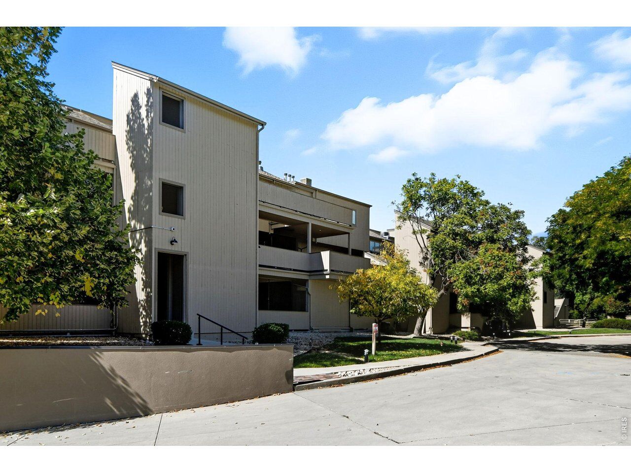 Property Photo: 2938 Kalmia Ave 17 CO 80301
