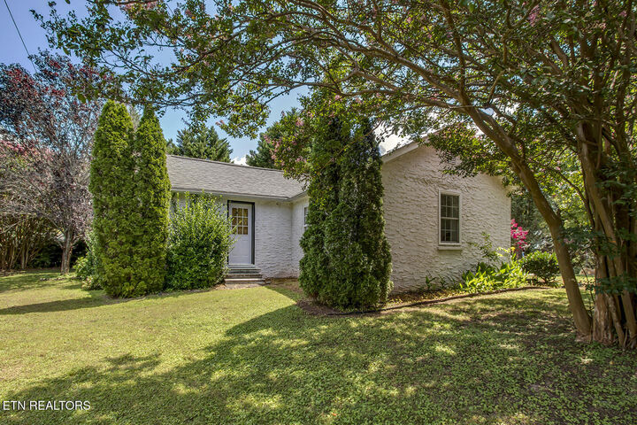 Property Photo:  1029 E Race St  TN 37763 