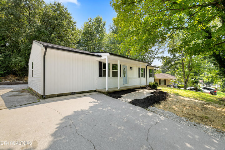 Property Photo:  5200 Evelyn Drive  TN 37909 
