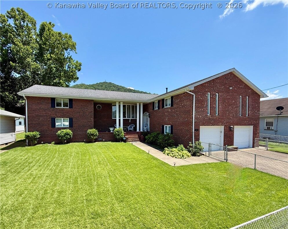 Property Photo:  206 2nd Avenue  WV 25086 