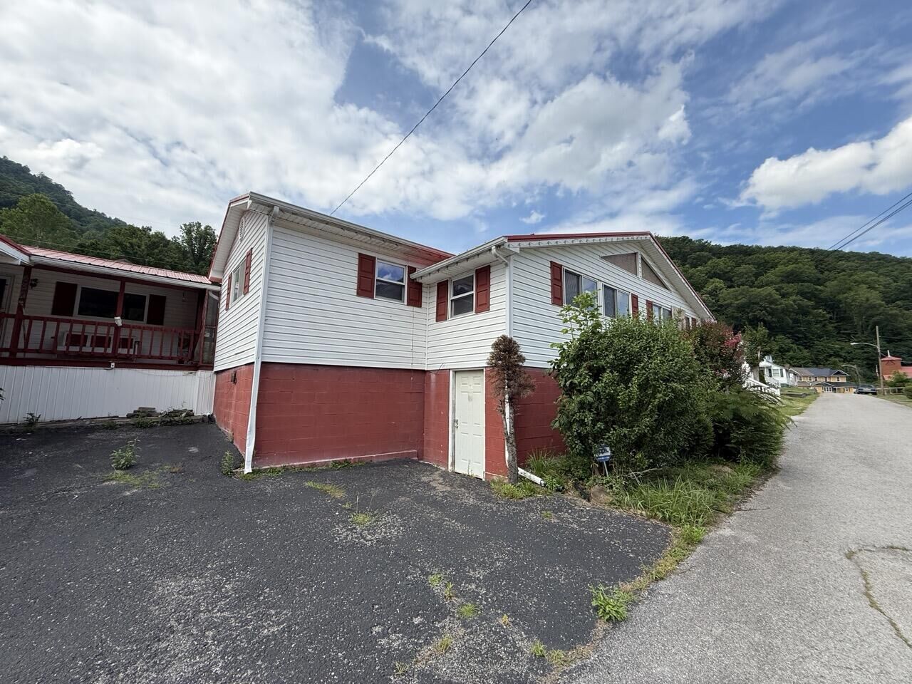 Property Photo:  432 First Street  KY 40855 