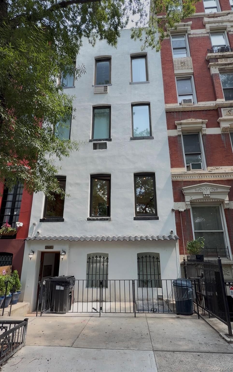 Property Photo: 437 W 43rd Street 1 NY 10036