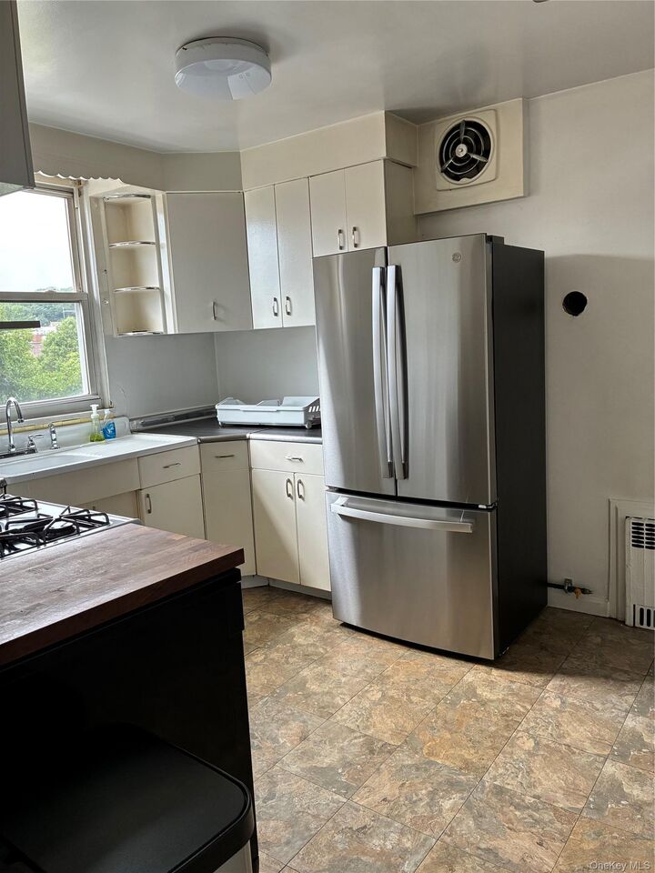Property Photo:  105 Wakefield Avenue 3  NY 10704 