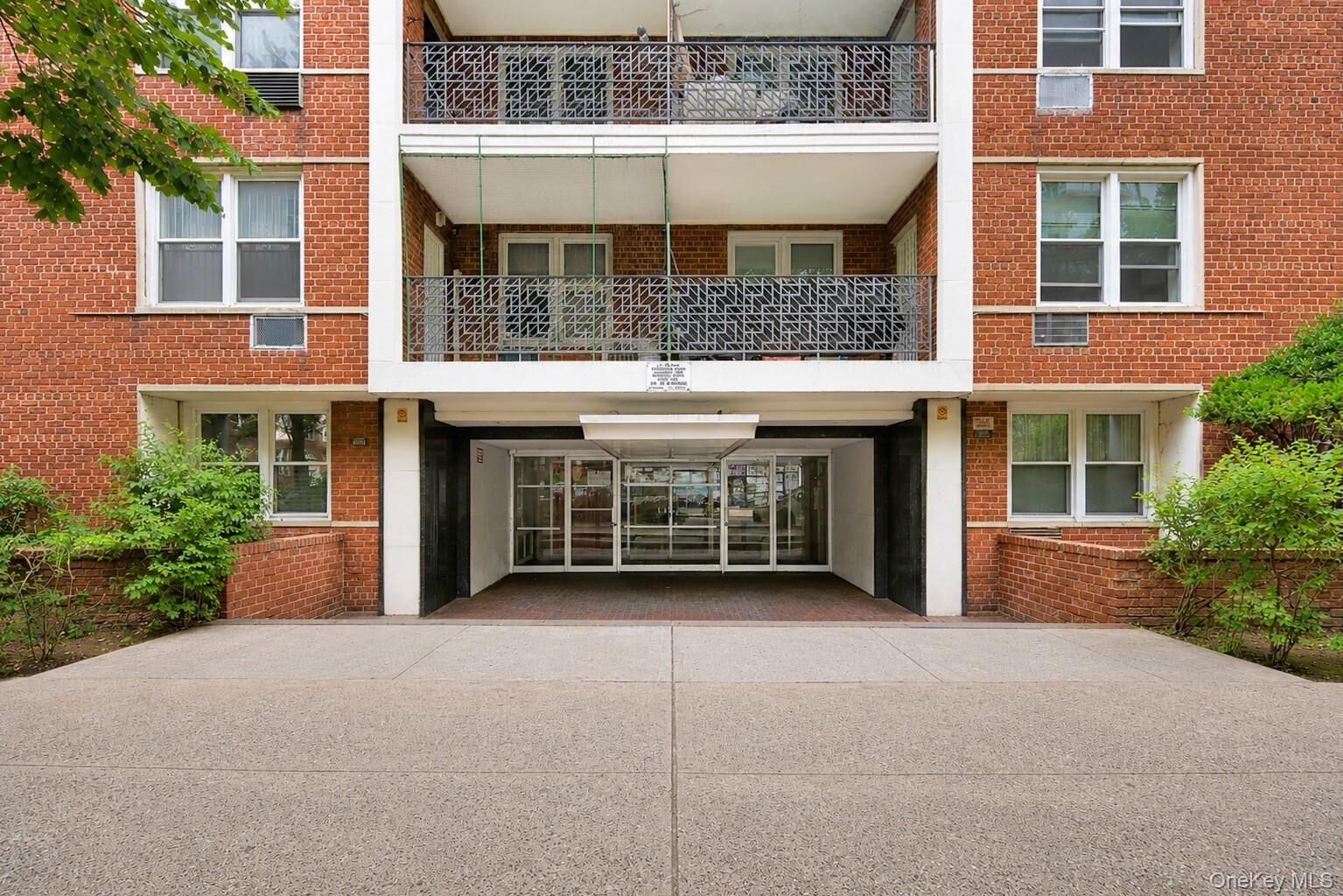 Property Photo:  14430 Sanford Avenue 6L  NY 11355 