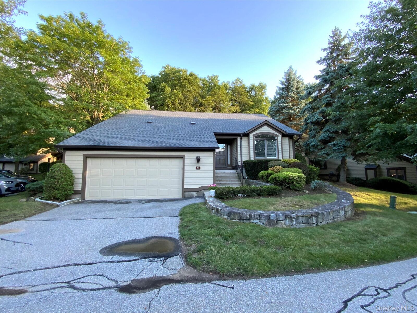 Property Photo:  813 Heritage Hills  NY 10589 