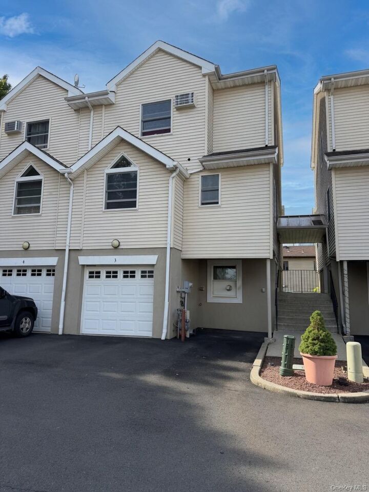 Property Photo: 3 Prospect Gardens 3 NY 10977