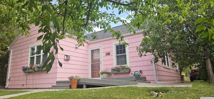 Property Photo:  1710 Kearney  WY 82070 